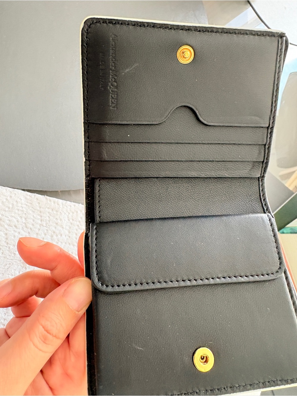 MCQUEEN
White Croc Skull Bifold Wallet - Picture 9 of 11